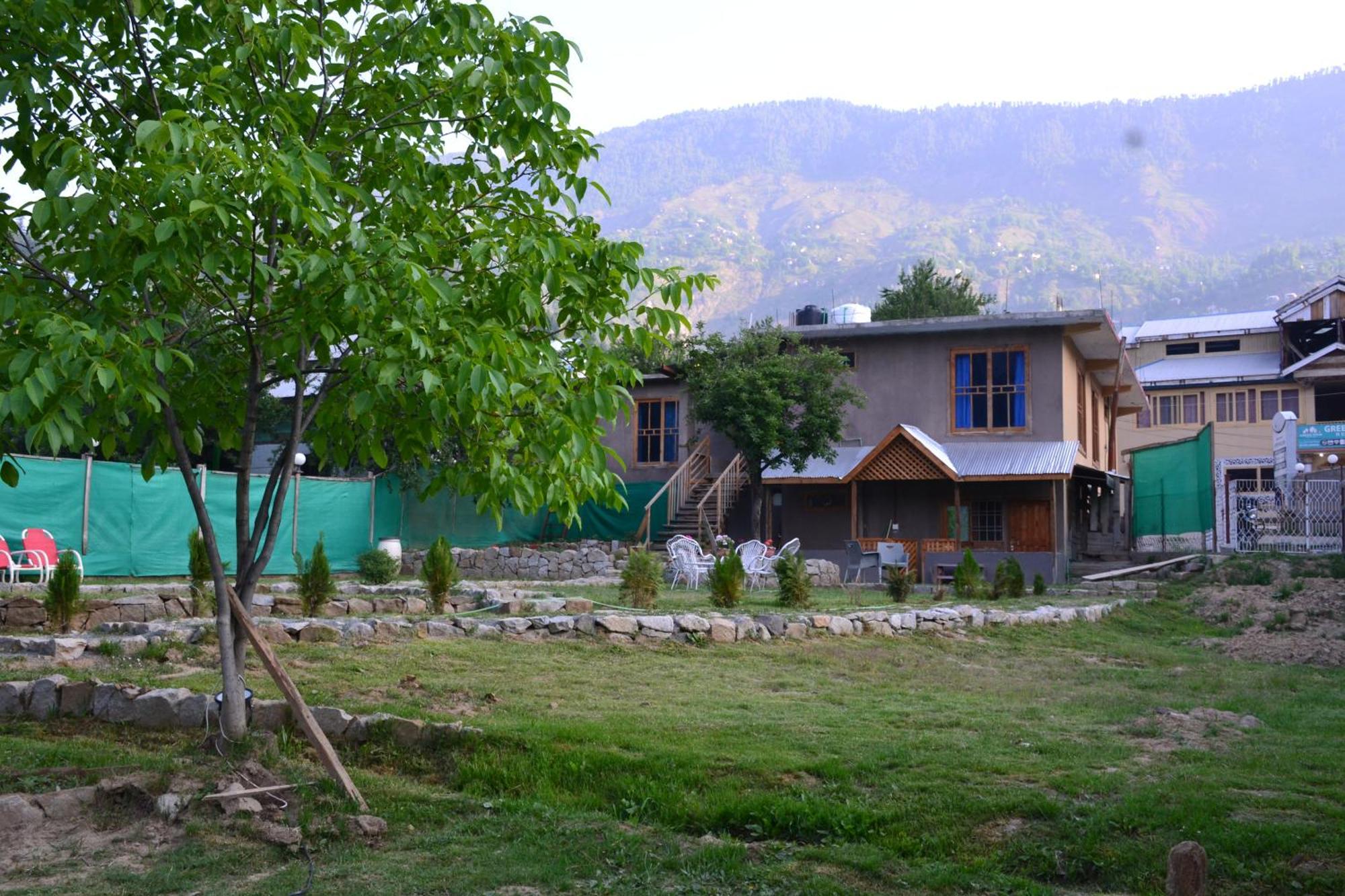 West End Lodges Neelum Buitenkant foto