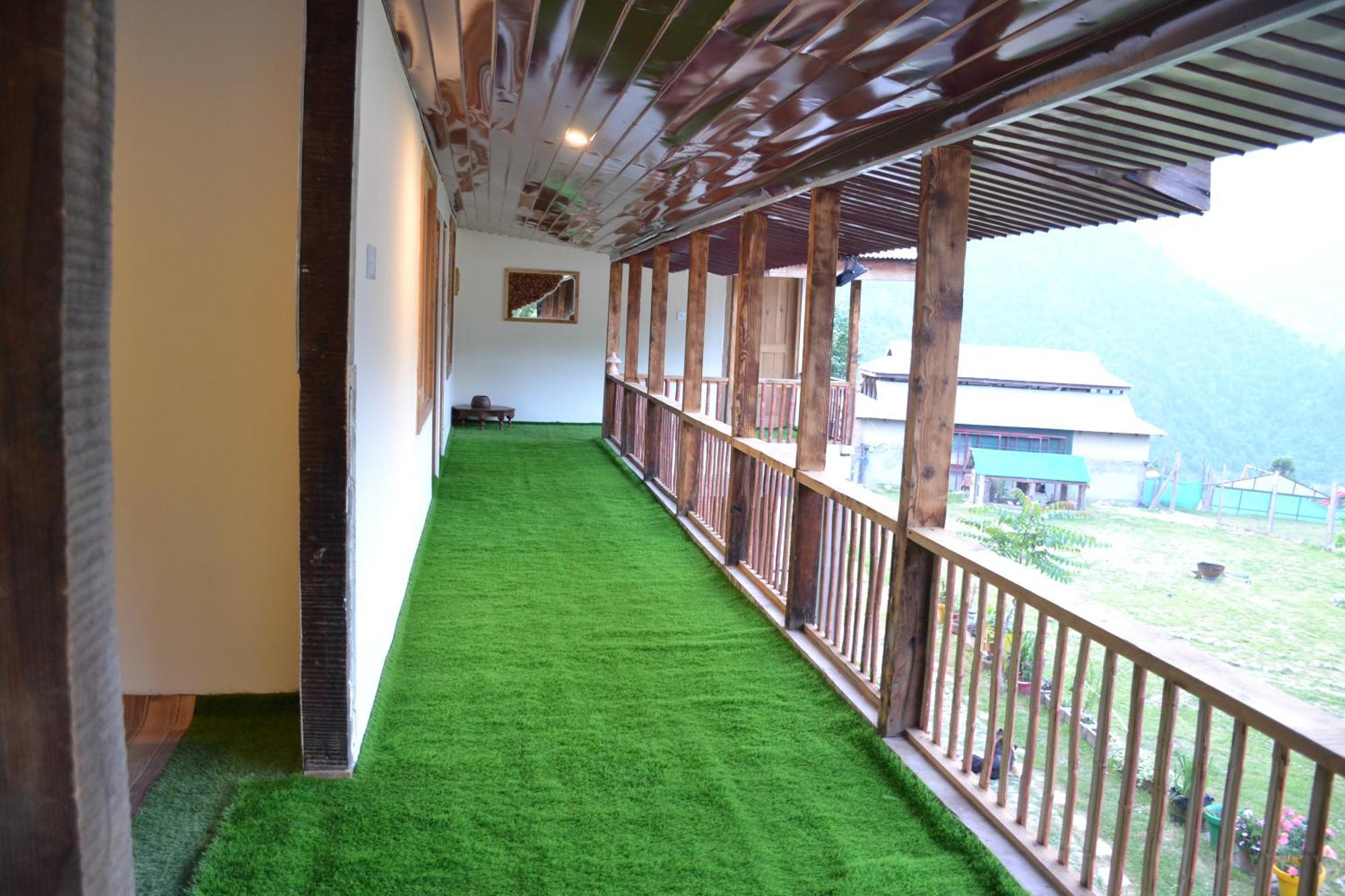 West End Lodges Neelum Buitenkant foto