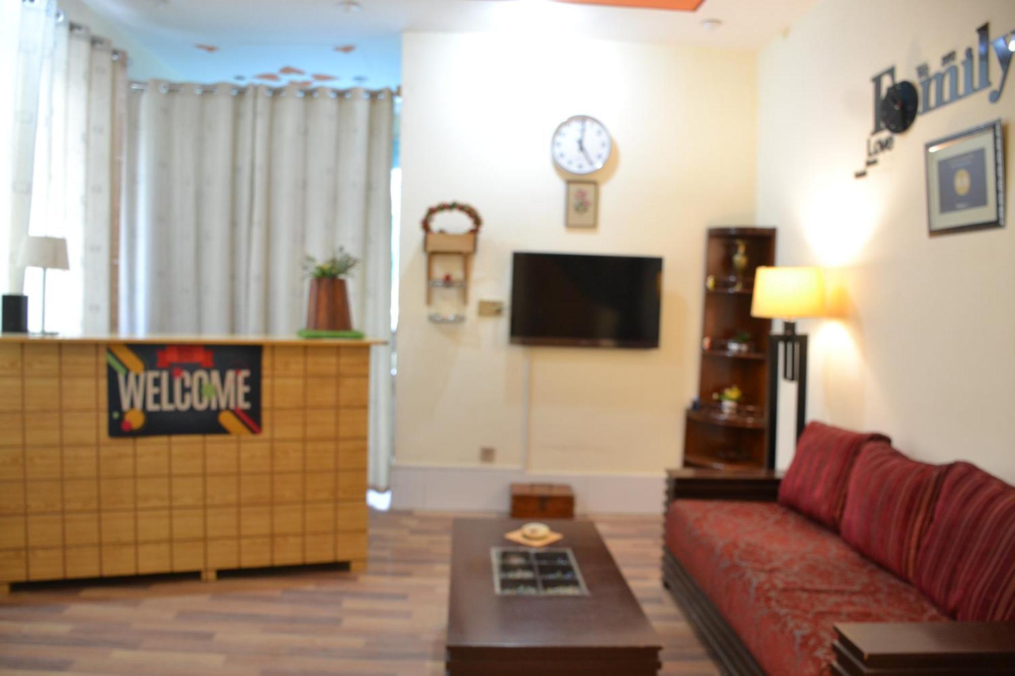 West End Lodges Neelum Buitenkant foto